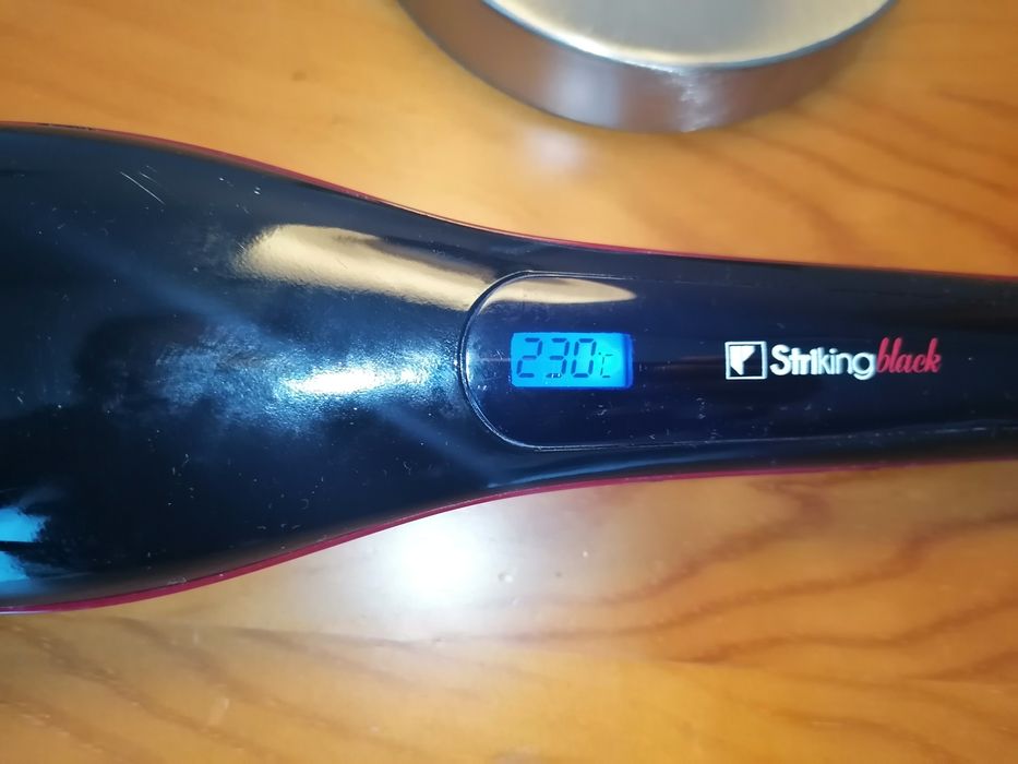 Escova cerâmica Striking Black