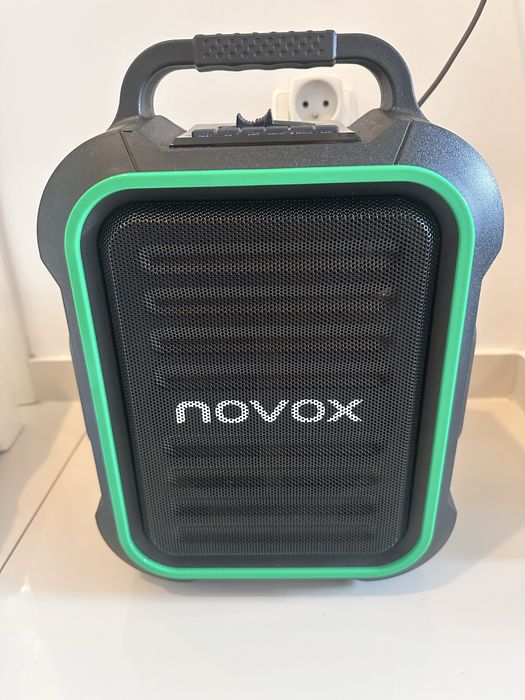 Głośnik przenośny Novox wraz z mikrofonami - Karaoke