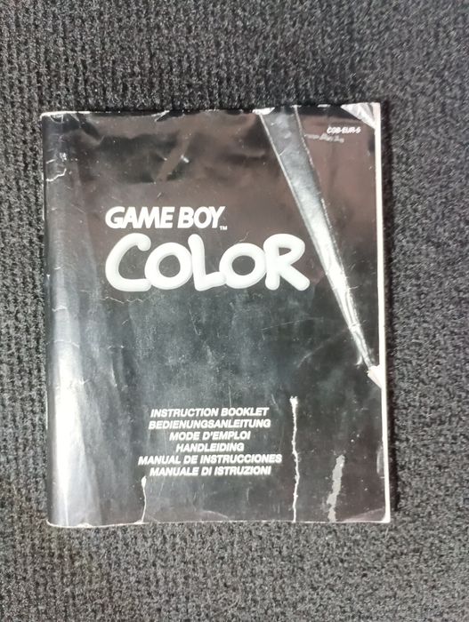 Game Boy color versão pikatchu