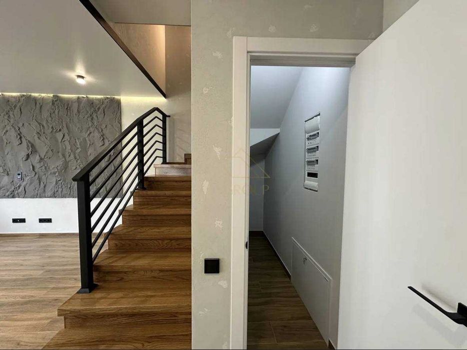 Продаж Будинок/Таунхаус 120 м2 з Сучасним ремонтом і власним подвір'ям