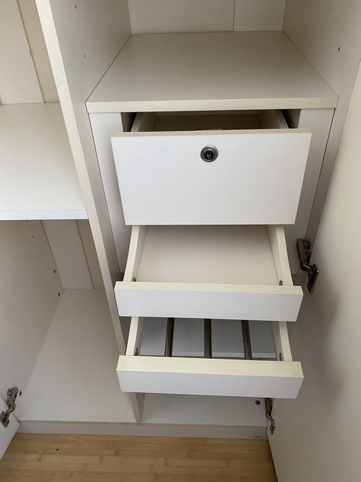 Szafa młodziezowa do sypialni / pokoju nastolatka