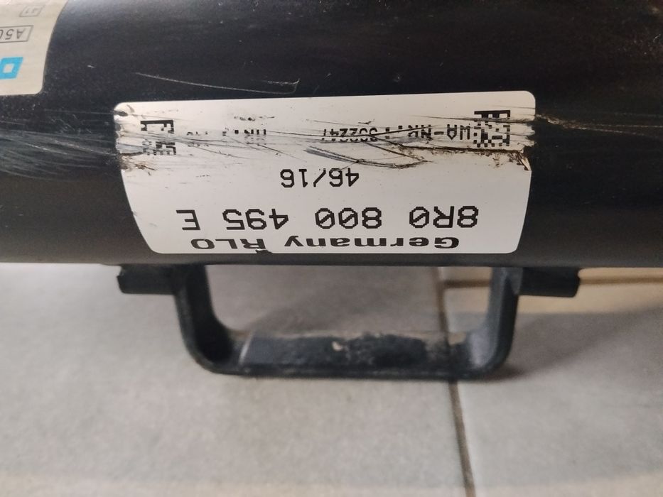 Oryginalny skladany  hak holowniczy Audi Q5  08-17