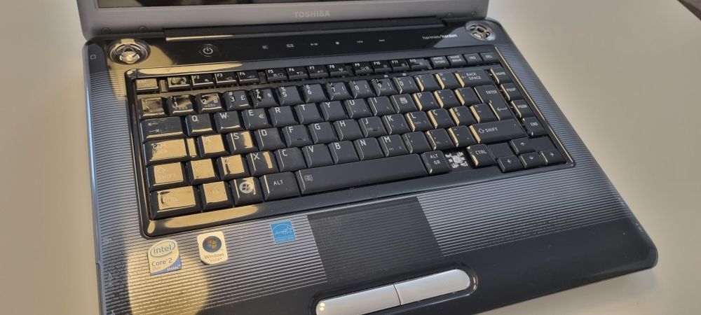 Computador Toshiba Sattelite A300-1IY SYSTEM UNIT