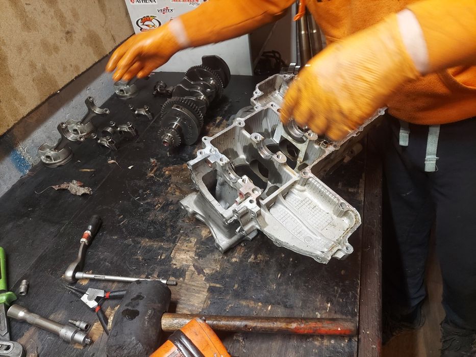 Częsci silnik gsxr 1000 k7 k8 wał korbowy tłok tłoki