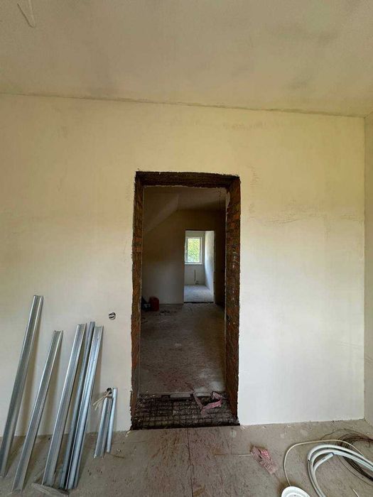 Продаж двоповерхового будинку у селі Крехаїв, Чернігівська область