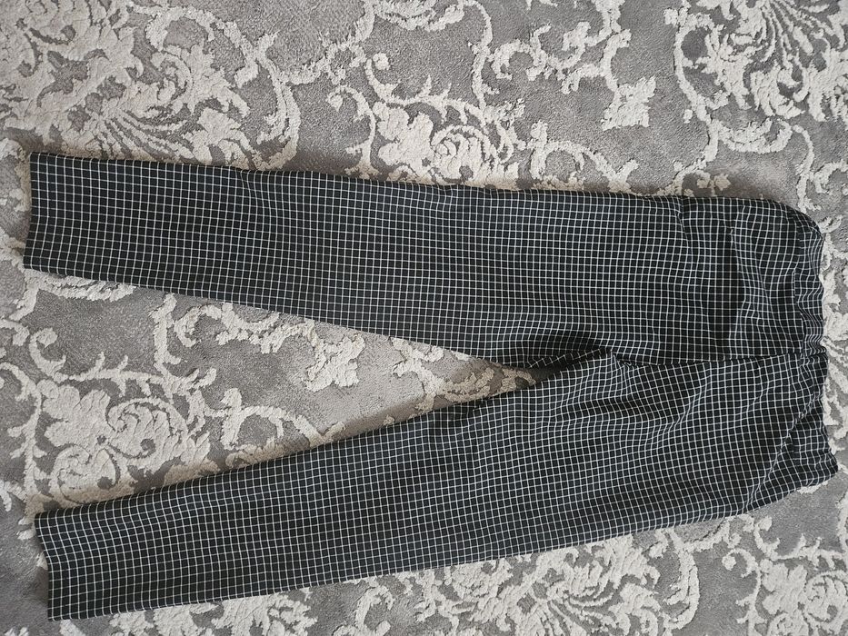 Elegancki lekki garnitur czarny S/M kratka złote guziki