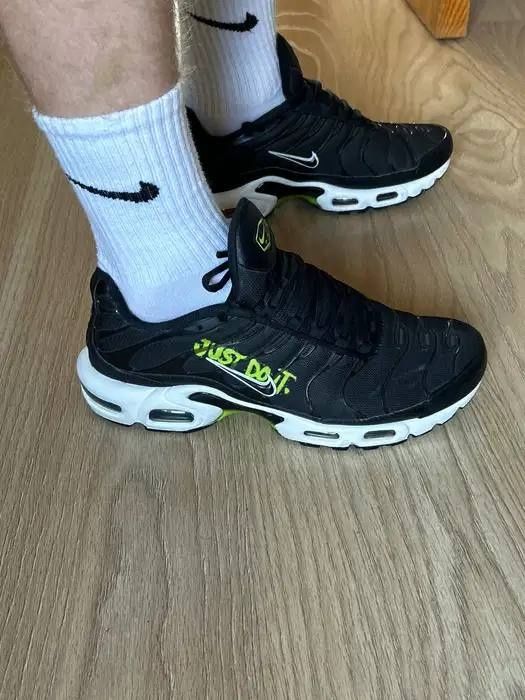 Оригінальні кросівки nike TN, чорного кольору