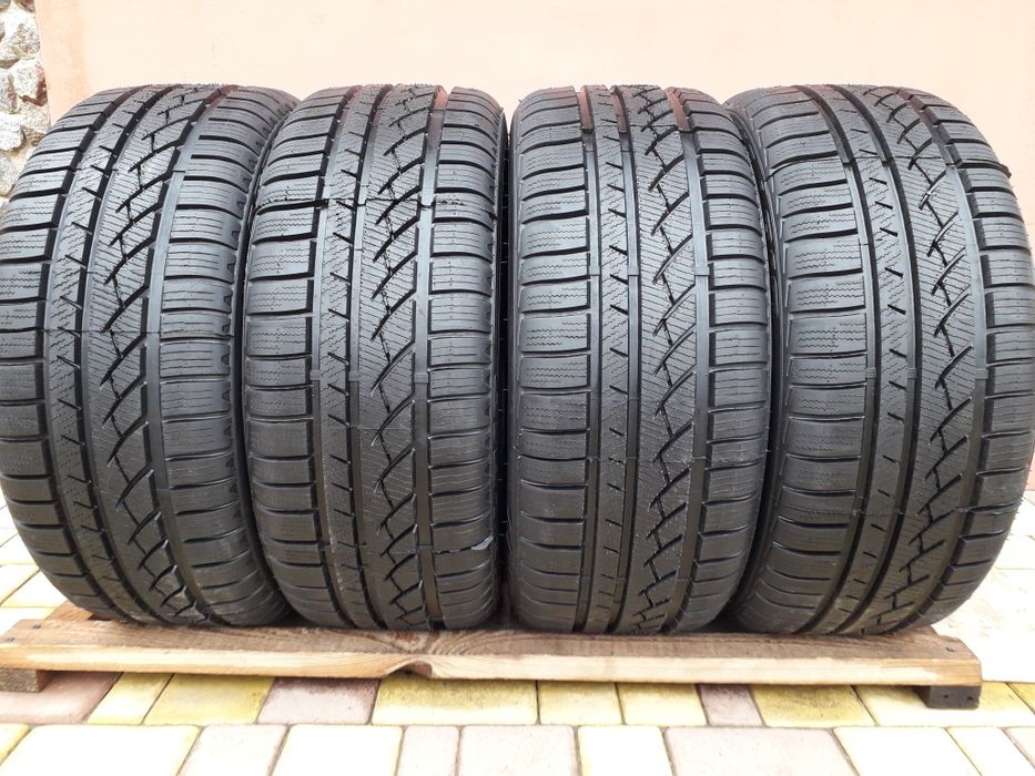 Зима 225/45/17. Резина новая r17. Шини комплект. Зима 9 мм. Італія