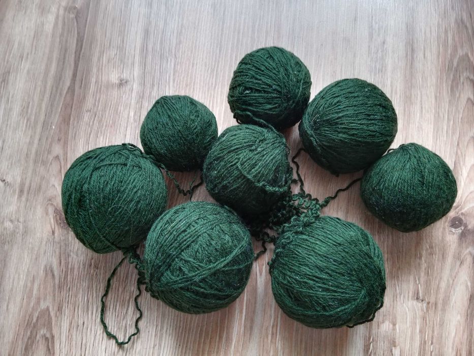 555 Gr ciemna zielona wełna włóczka