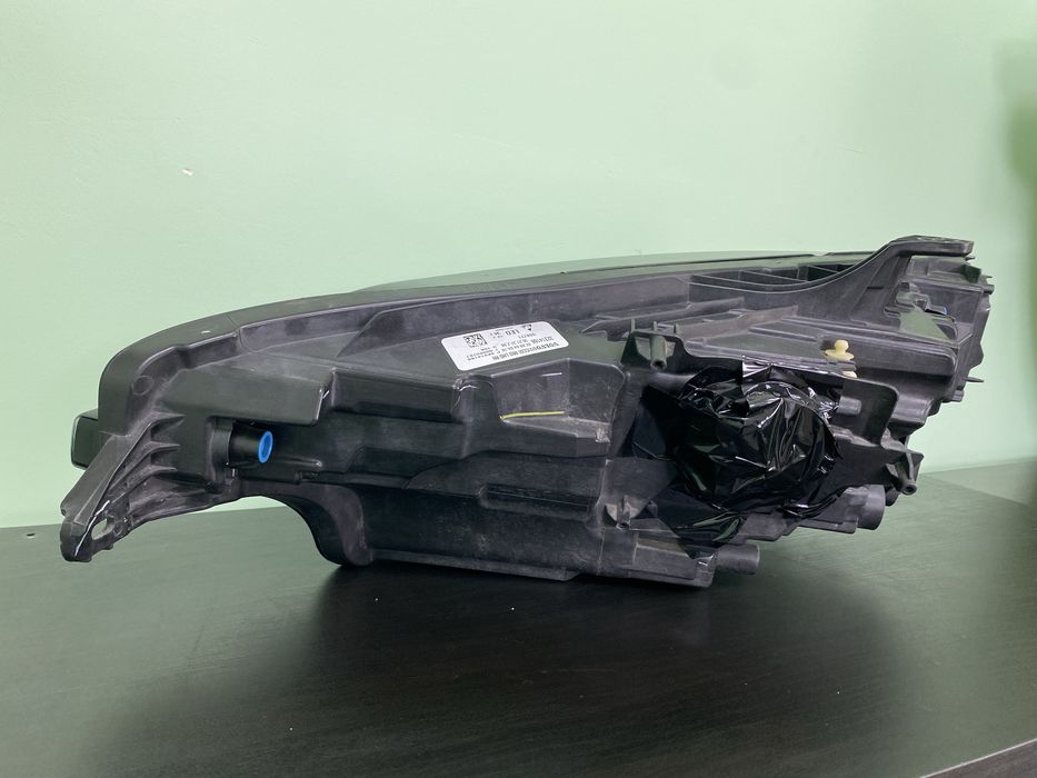 Фара VOLVO S60 III V60 II права MID LED USA США америка 2018-2024рр