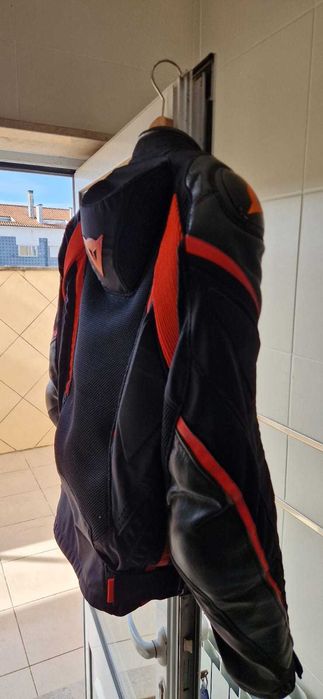 Casaco Dainese e Alpinstar
