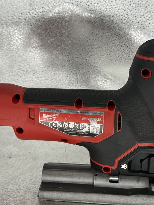 Безщітковий лобзик Milwaukee M18 FBJS