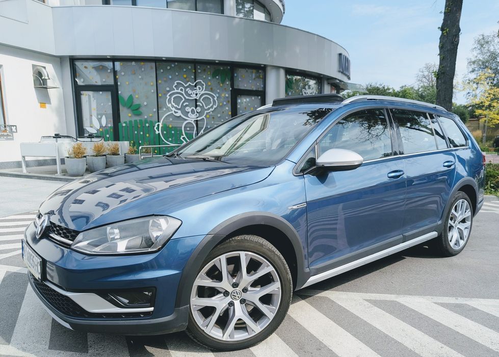 Продам Volkswagen Golf alltrack