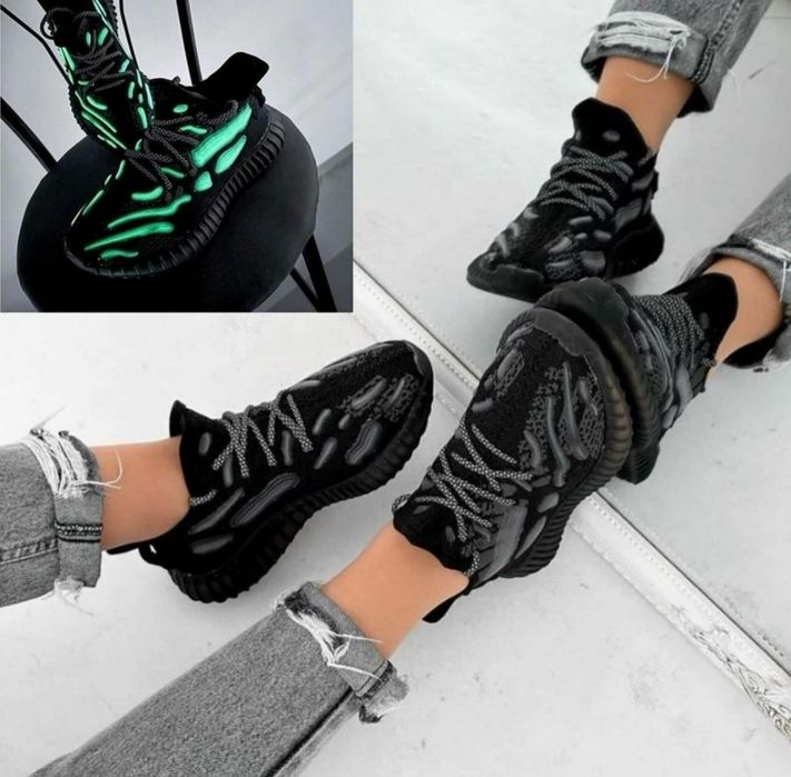 Женские кроссовки