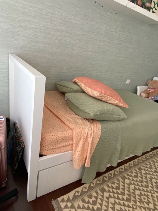 Cama criança lacada branca ripas com gavetão + 1 colchão