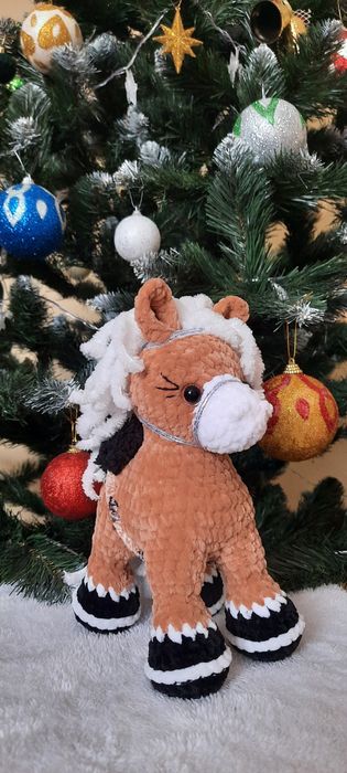 В'язаний коник / в'язані іграшки / плюшеві іграшки / м'які іграшки