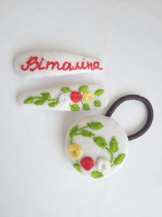 Іменні вишиті заколки