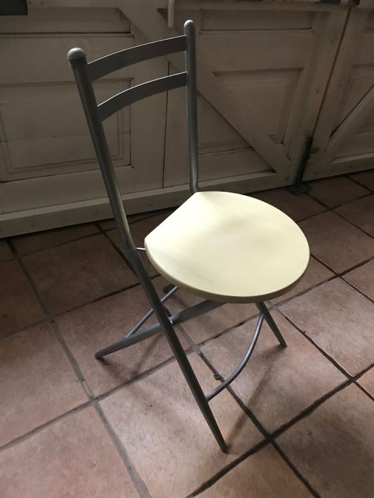 Movel parede/ mesa redonda e cadeiras Conforama