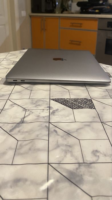 MacBook Air 2019 года