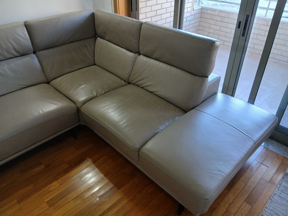 Sofá de canto com Chaise Longue