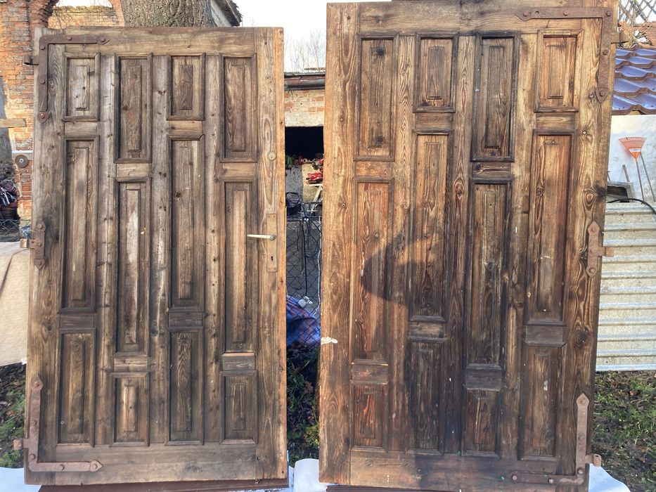 Sprzedam drzwi garażowe