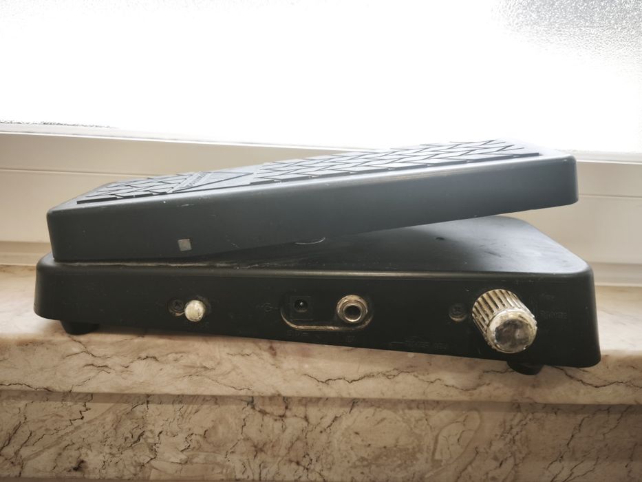 Pedal Hel Babe Behringer