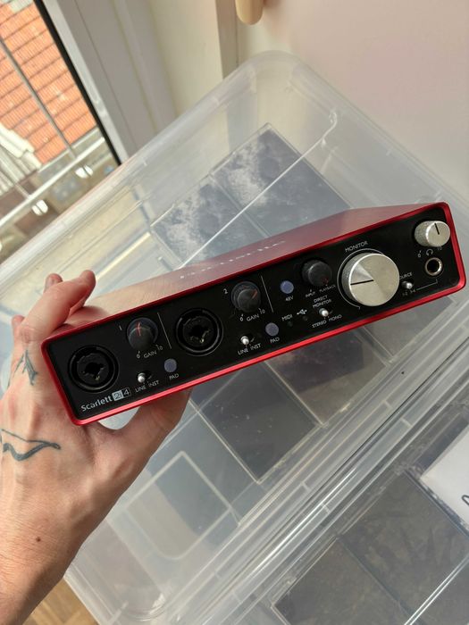 Focusrite Scarlett 2i4 Audio Interface