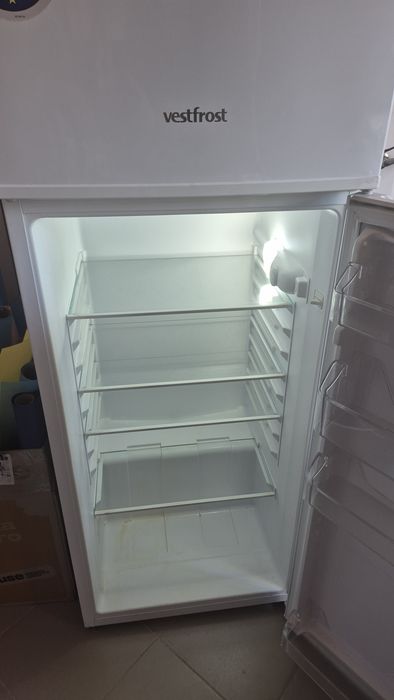 Холодильник Vestfrost 144 cm
