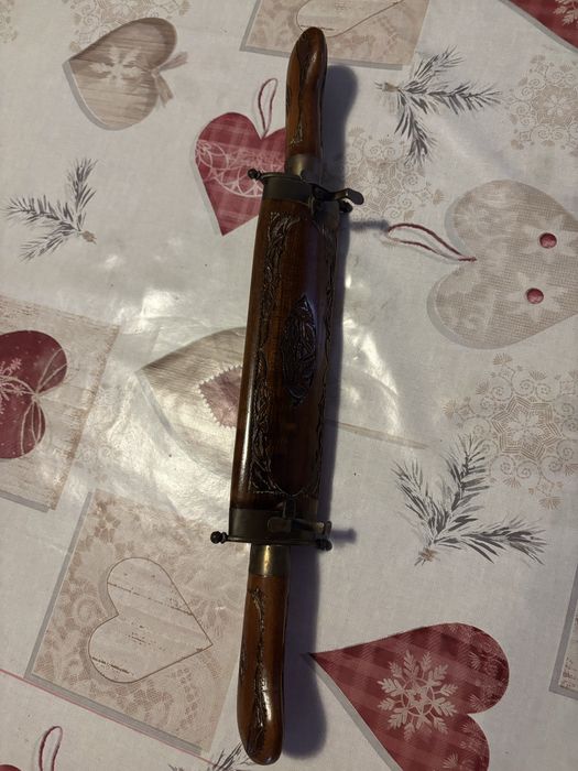 Conjunto Antigo de Trinchar com Suporte em Madeira Entalhada