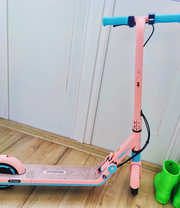 Ninebot kids e8 pink дитячий електросамокат