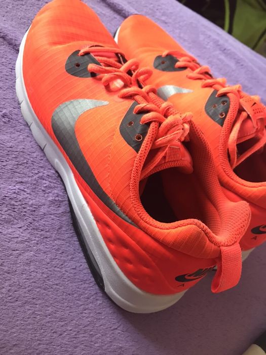 Nike Air Max Motion Running Trainers