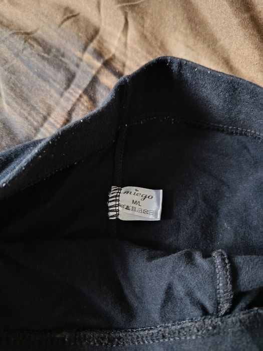 Czarne legginsy z gumką