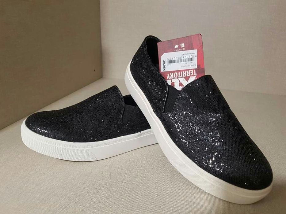 Sapatilhas pretas brilhantes XTI