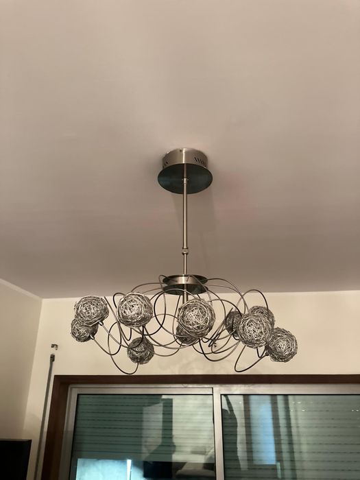 Três  candeeiros de teto