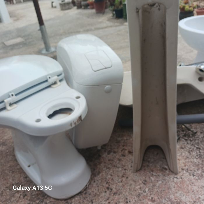 Conjunto de cerâmica para WC