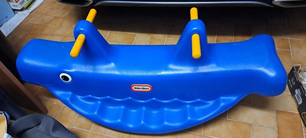 Baloiço de criança little tikes