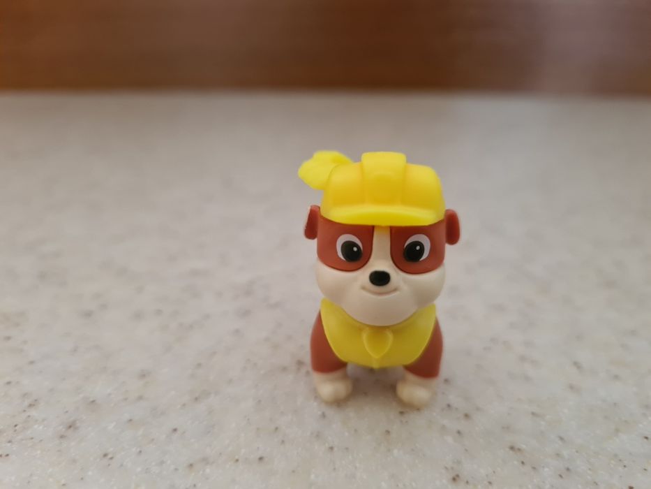 Figurka PSI PATROL Kinder Niespodzianka