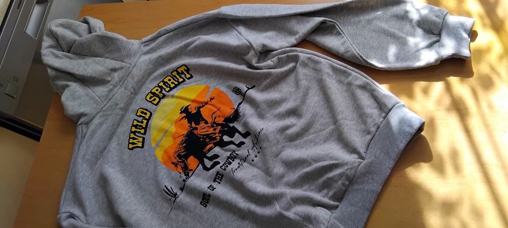 Reserved nowa bluza dresowa chłopięca r. 170