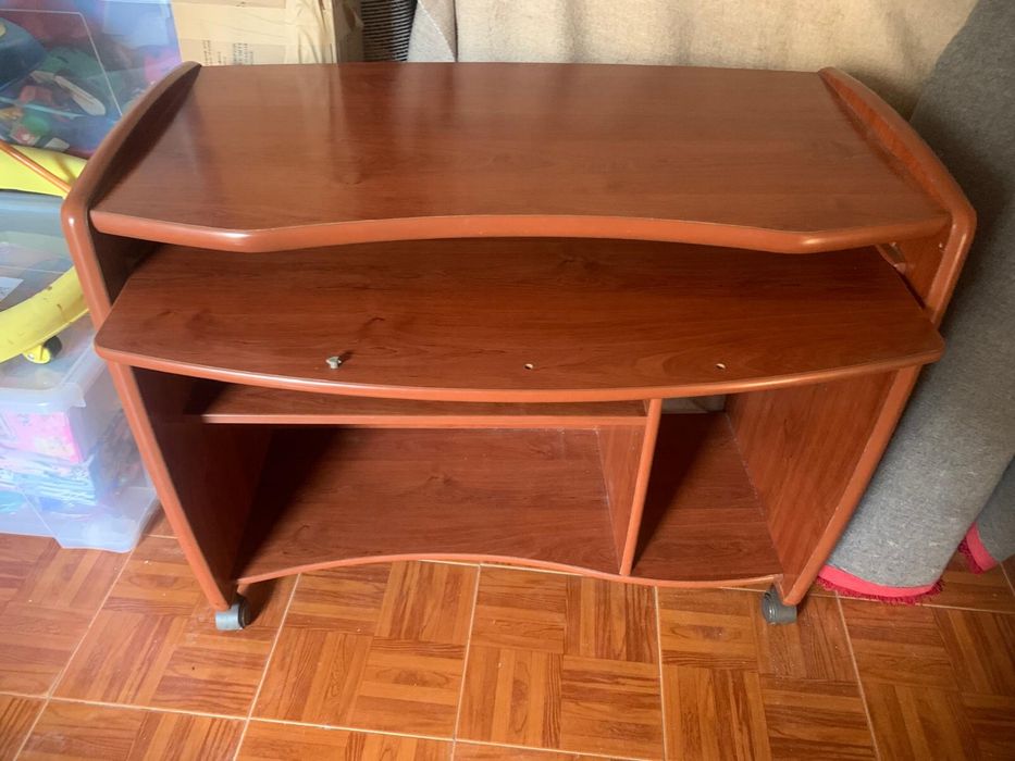 Vendo secretaria