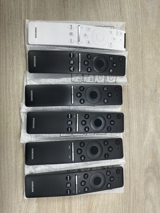 Оригінальний пульт Samsung BN59-01330C з голосовим пошуком.