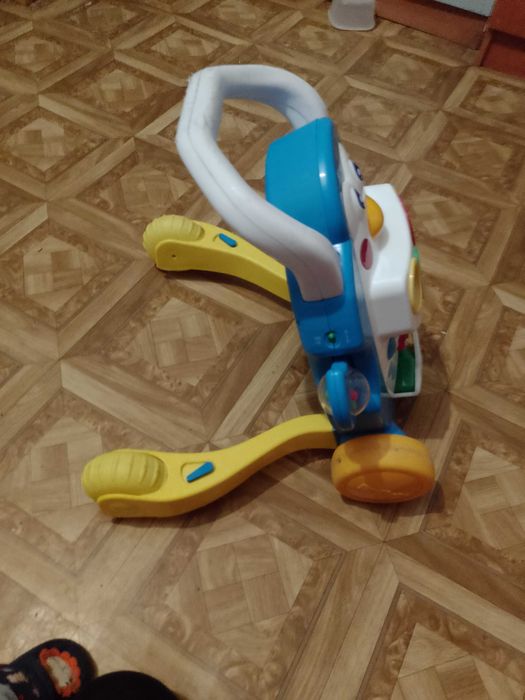 Pchacz jeździk dla dziecka