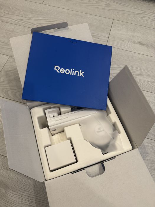 Нова wifi 4K камера відеоспостереження Reolink Altas PT Ultra + панель