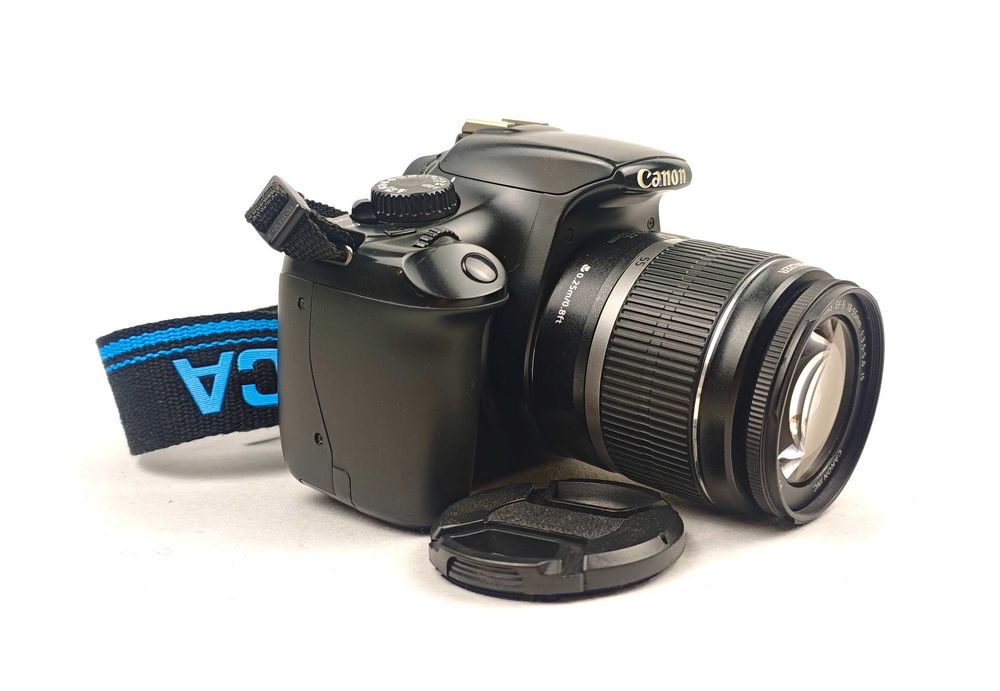 Дзеркальний фотоапарат Canon EOS 1100D KIT 18-55mm 8Gb [Пробіг затвору 21518 знімків]