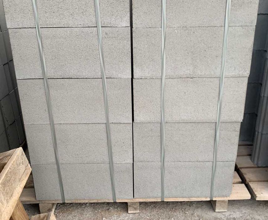 Гатне. Будівельний шлакоблок 9,2х20,2х40,4. Доставка