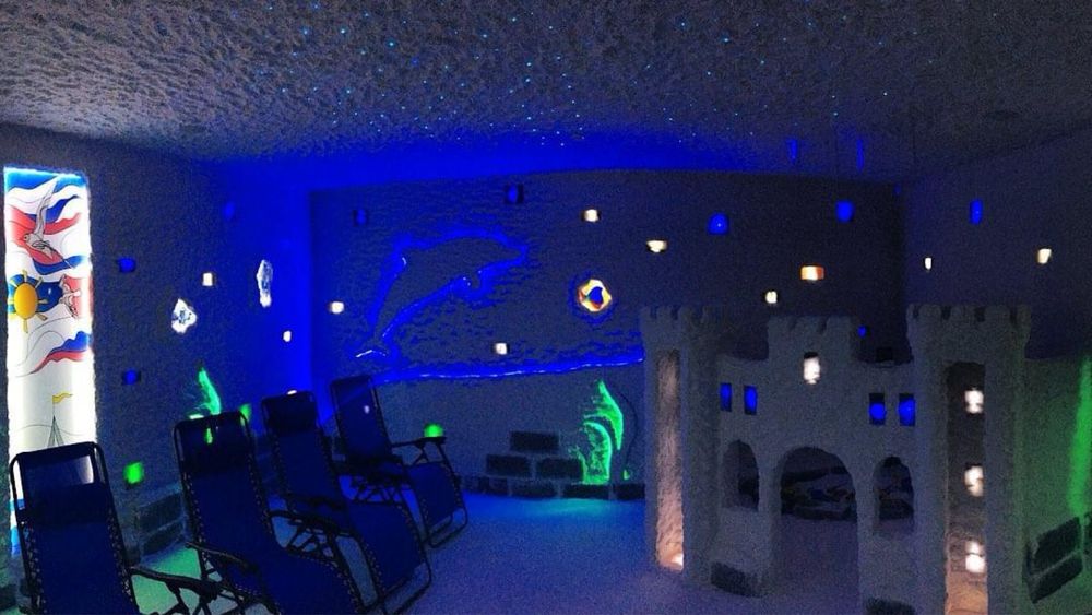 Приміщення комерційного призначення,діючий бізнес,приватизована земля.