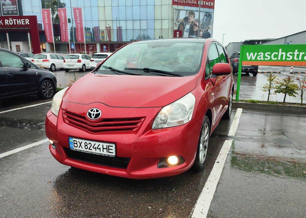 Toyota Verso 2.2 л. 7 місць