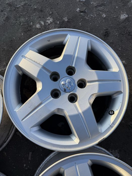 Felgi aluminiowe 5x114,3 17x6,5j et39 Dodge Chrysler