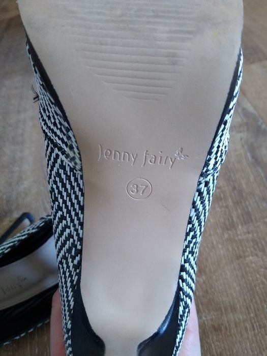 Czułenka na szpilce r.37
