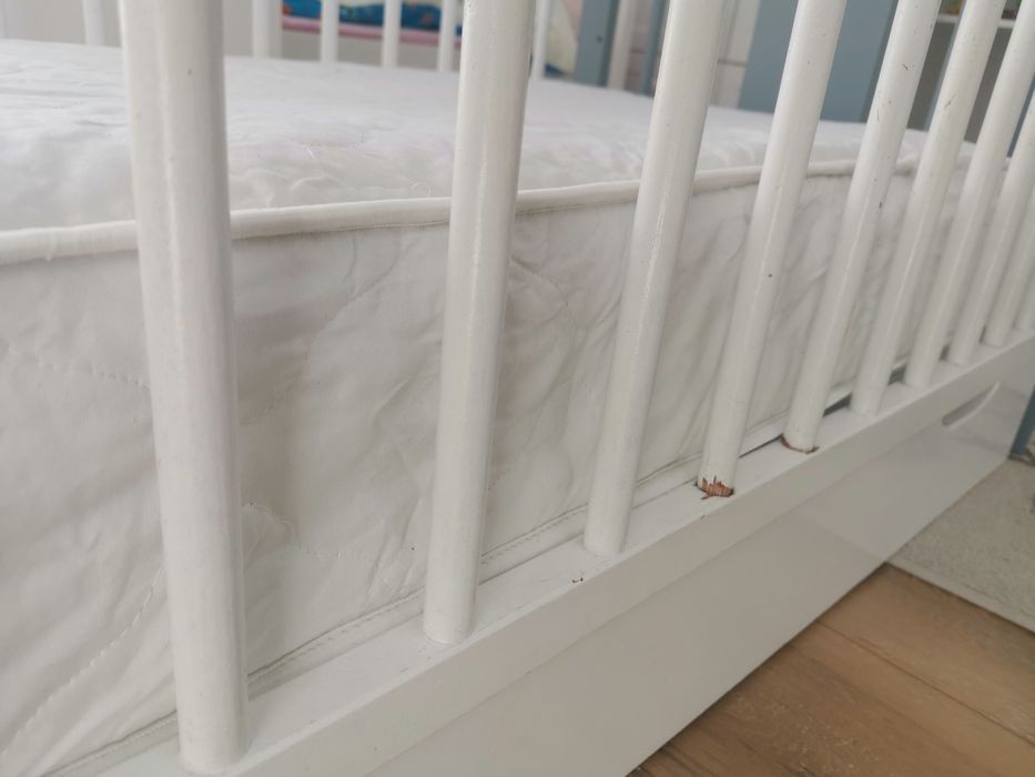 Łóżko dziecięce z materacem