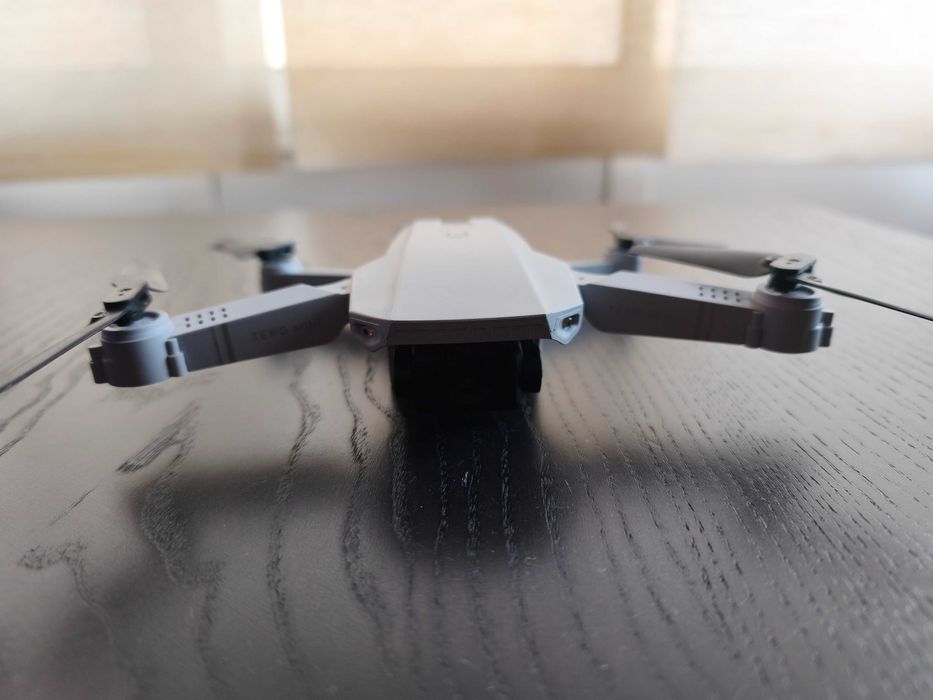 Drone com comando e vários extras